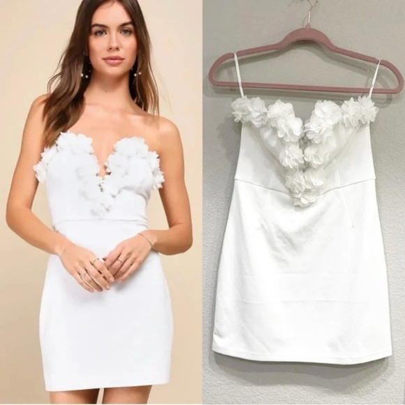 NWOT Lulus Gorgeous Wonder White 3D Floral Applique Strapless‎ Mini Dress - Picture 1 of 9